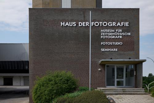 Haus_der_fotografie_L1000957.jpg